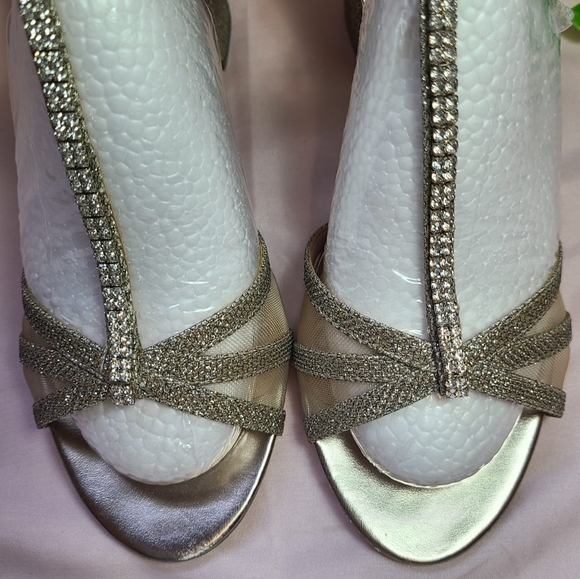 Nina Silver Chunky Rhinestones Heels 🤍🌴 - Picture 4 of 9